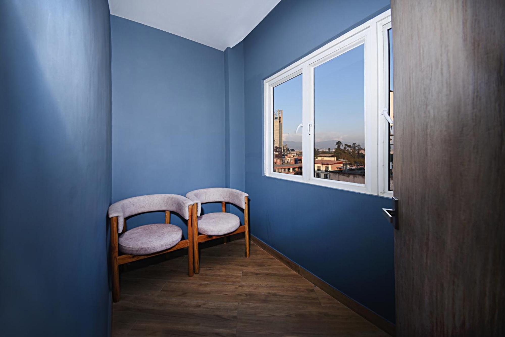 Daali Hotel & Apartment Катманду Экстерьер фото