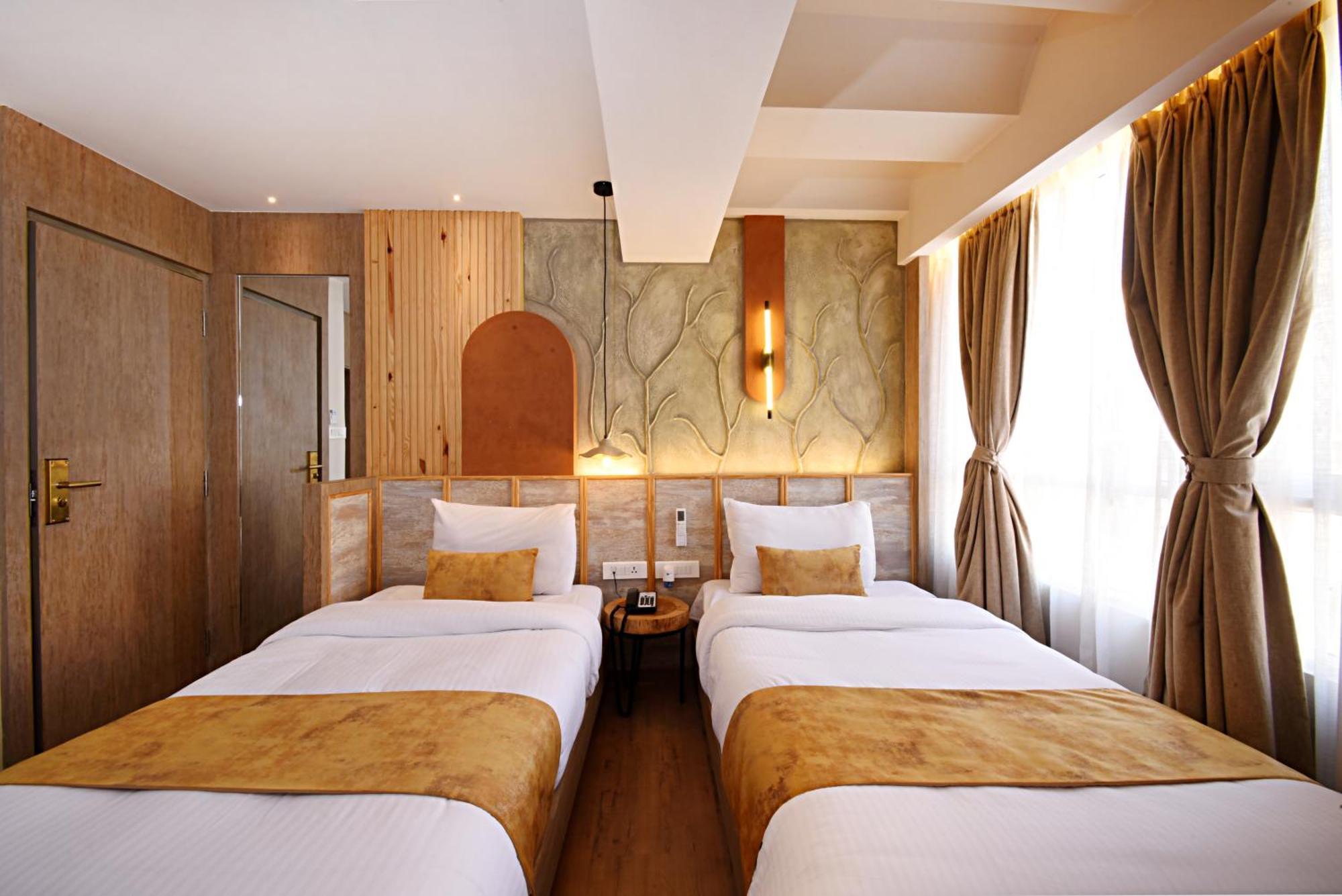 Daali Hotel & Apartment Катманду Экстерьер фото